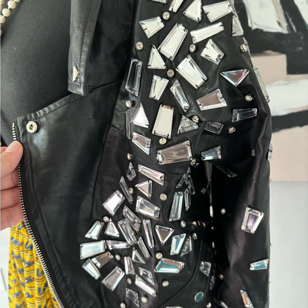 NWT Off The Shoulder Shattered Glass Jacket - Picture 4 of 9